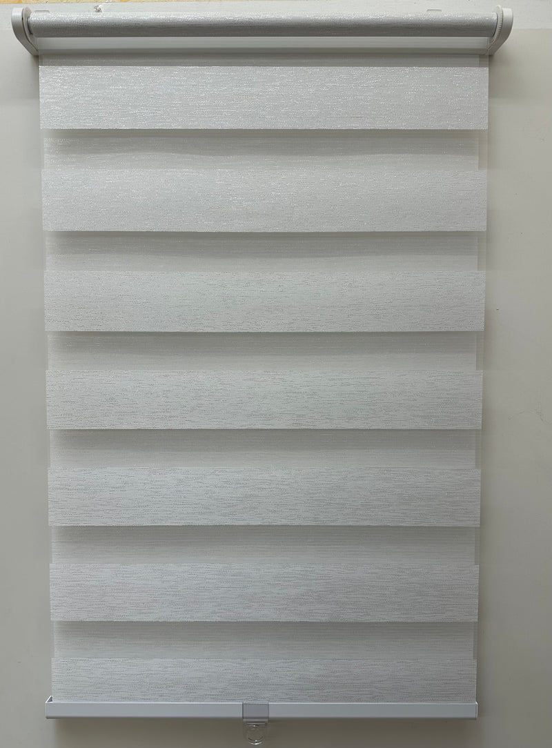 Laden Sie das Bild in Galerie -Viewer, Clever Fix Day & Night Rollo offwhite für Fenster und Türen