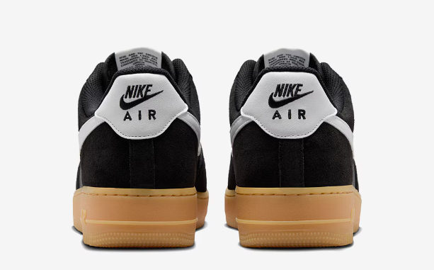Laden Sie das Bild in Galerie -Viewer, Nike Air Force 1 in schwarz/weiss/braune Sohle Gr. 42,5 Original und neu