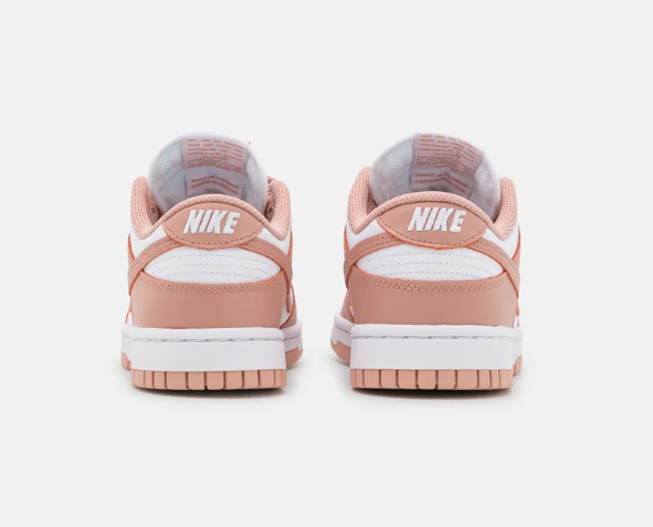 Laden Sie das Bild in Galerie -Viewer, Nike Dunk low weiss/lachs Gr. 44 Original und neu