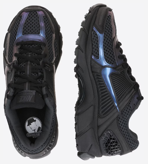 Laden Sie das Bild in Galerie -Viewer, Nike Sportswear Sneaker 'Zoom Vomero 5' in Schwarz Gr. 42