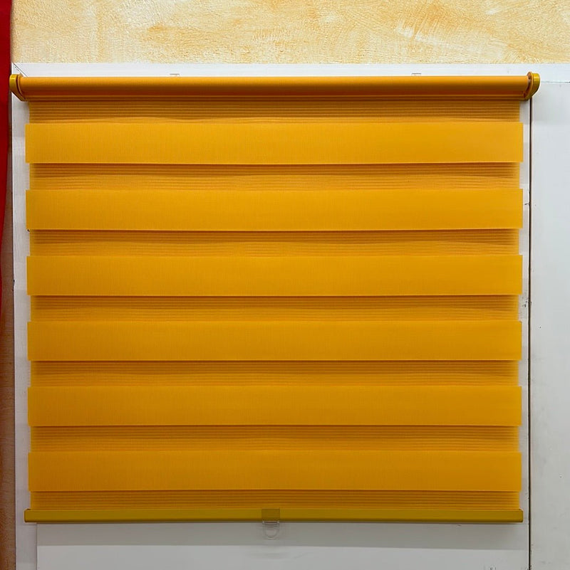 Laden Sie das Bild in Galerie -Viewer, Clever Fix Day & Night Rollo gelb - Die Mega Kiste