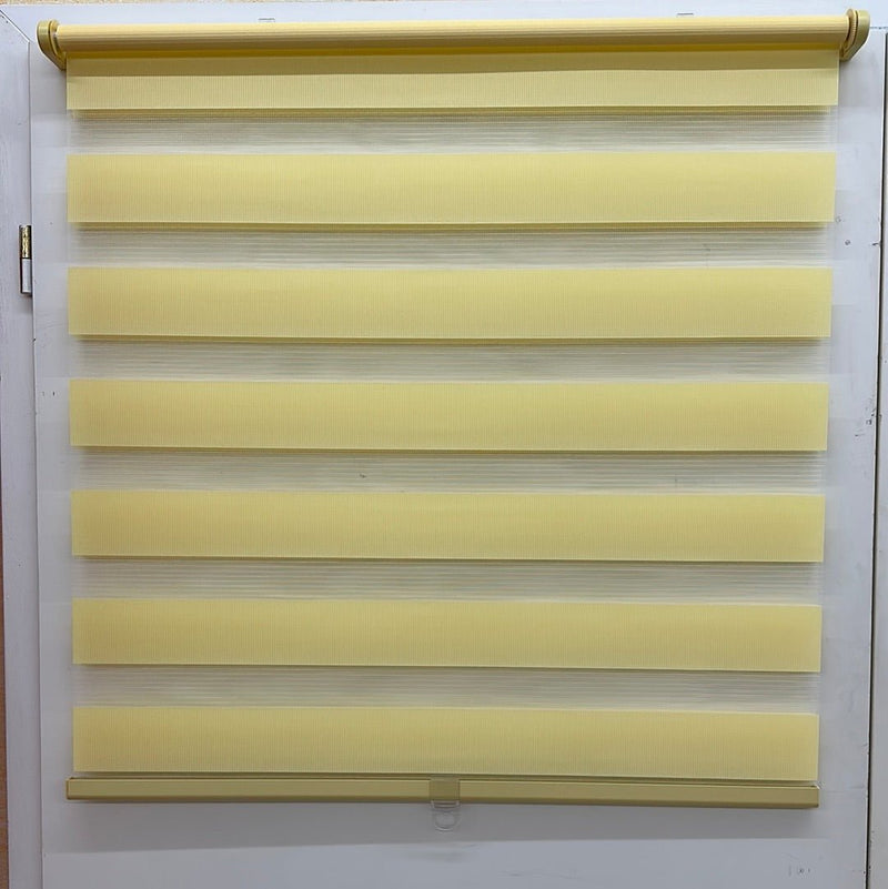 Laden Sie das Bild in Galerie -Viewer, Clever Fix Day & Night Rollo pastellgelb - Die Mega Kiste