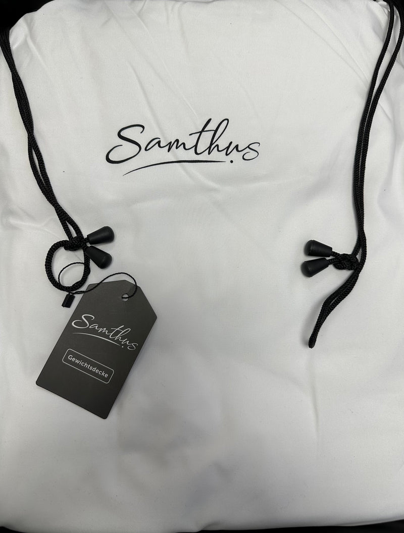 Laden Sie das Bild in Galerie -Viewer, Samthus Gewichtsdecke Baumwolle 135x200 cm 6 kg Qualität aus der Schweiz
