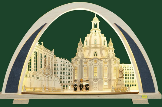 Saico Schwibbogen – detailreiche Dresdner Frauenkirche mit handbemalten Kurrendefiguren, naturfarben und LED-Beleuchtung – BxHxT = 52 x 32,5 x 6,5 cm