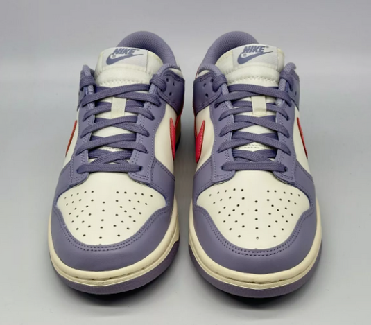 Nike Dunk Low in weiss/lila mit rosanem Logo Gr. 44,5 Original und neu