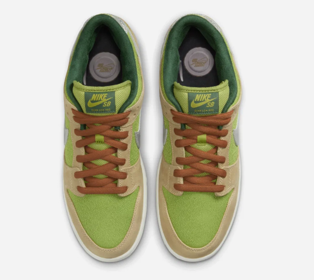Laden Sie das Bild in Galerie -Viewer, Nike Dunk in braun/grün/silber Gr. 38 Original und neu
