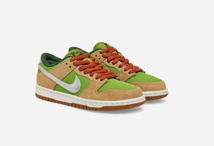 Laden Sie das Bild in Galerie -Viewer, Nike Dunk in braun/grün/silber Gr. 38 Original und neu
