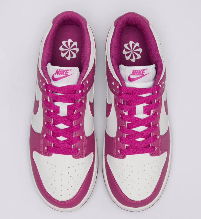 Laden Sie das Bild in Galerie -Viewer, Nike Dunk low weiss/brombeere Gr. 42,5 Original und neu
