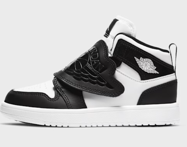 Laden Sie das Bild in Galerie -Viewer, Nike Sky Jordan 1, in schwarz/weiss Gr. 17 Original und neu Kinder
