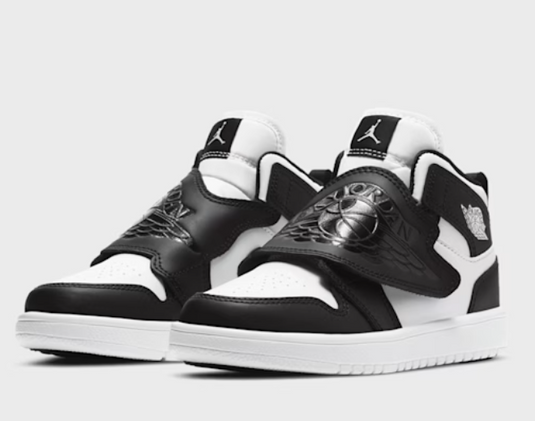 Nike Sky Jordan 1, in schwarz/weiss Gr. 17 Original und neu Kinder