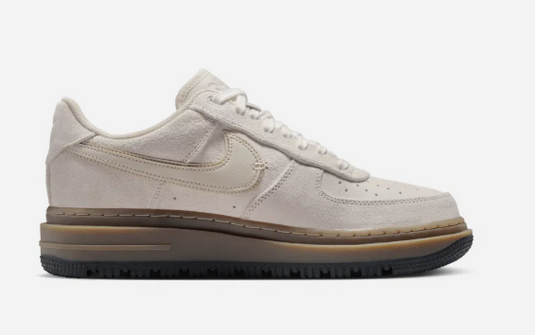 Nike Air Force 1 Luxe beige/braun Gr. 45 Original und neu