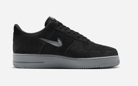 Laden Sie das Bild in Galerie -Viewer, Nike Air Force 1 Jewel schwarz/grau Gr. 44 Original und neu
